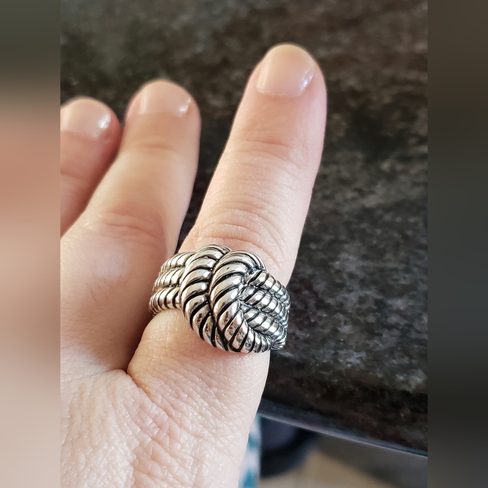 Lia Sophia Love Me Knot Ring Size 9